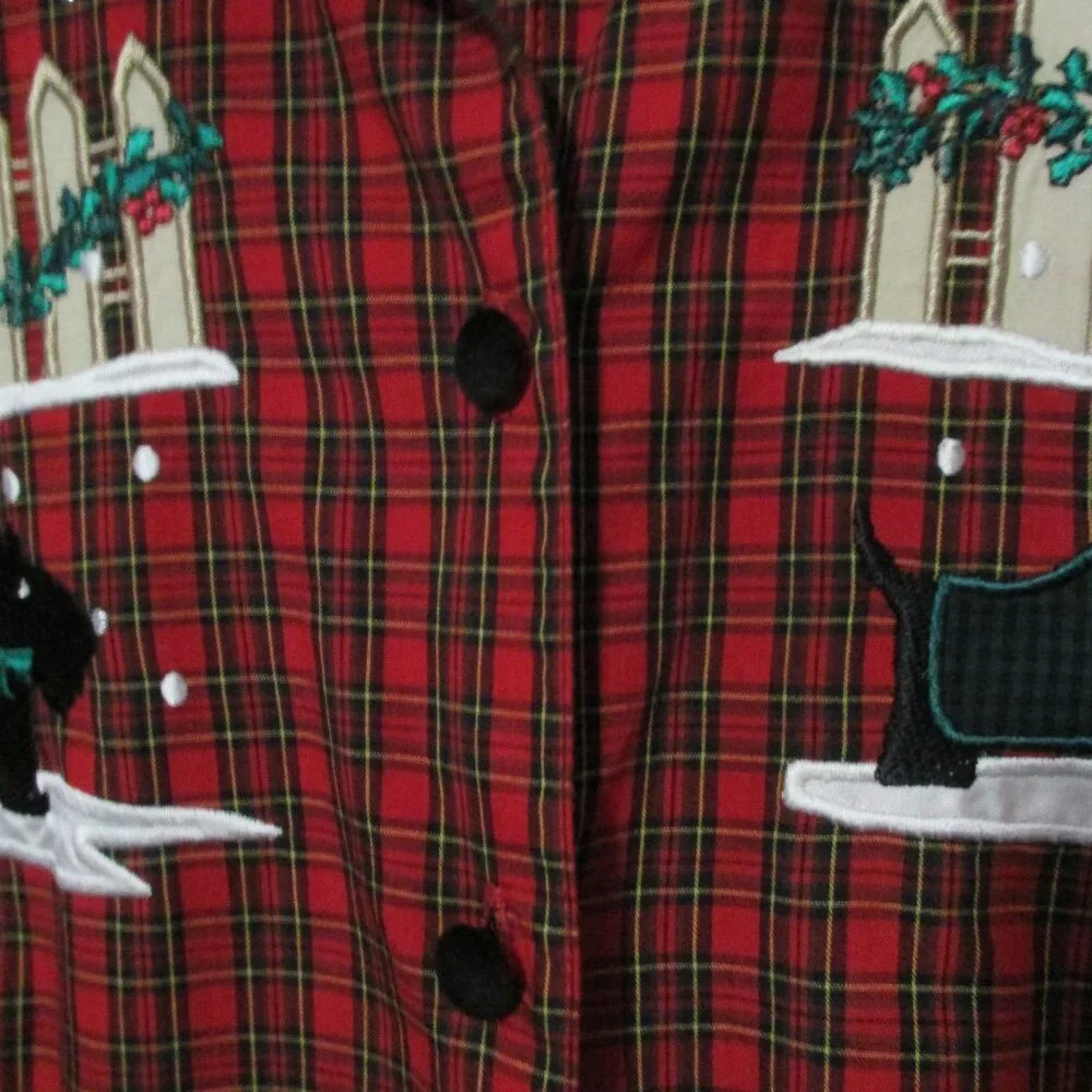 Karen Scott top Christmas plaid with dogs, velvet collar & buttons size 2x - Picture 7 of 12